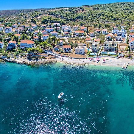 Holiday Home Kalinic Слатине Екстериор снимка