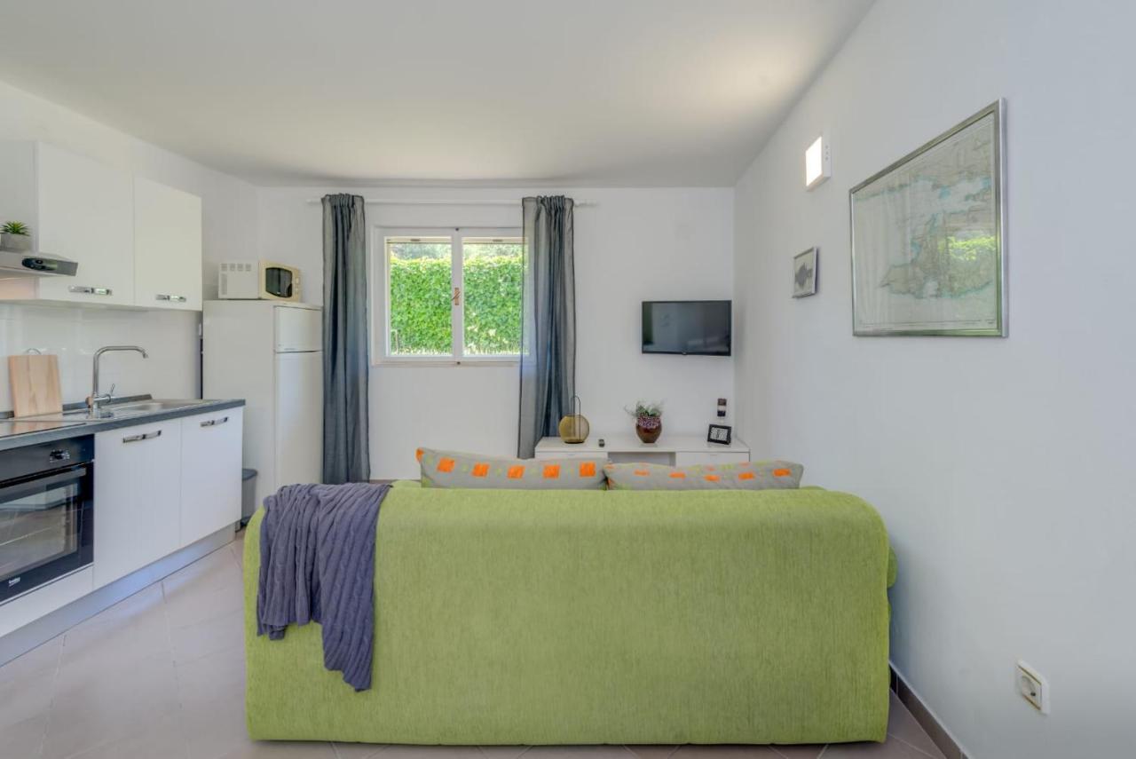 Holiday Home Kalinic Слатине Екстериор снимка