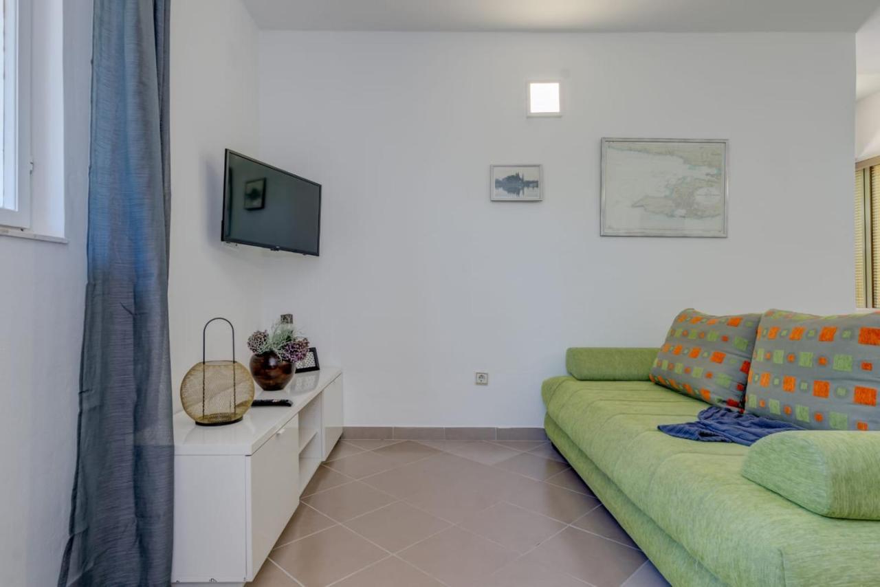 Holiday Home Kalinic Слатине Екстериор снимка