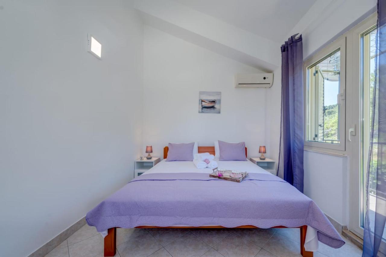 Holiday Home Kalinic Слатине Екстериор снимка