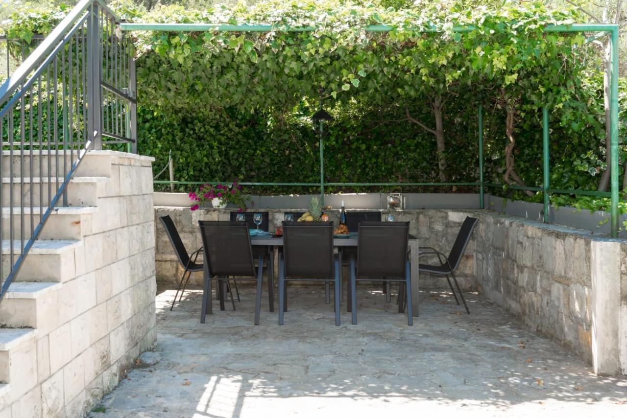 Holiday Home Kalinic Слатине Екстериор снимка