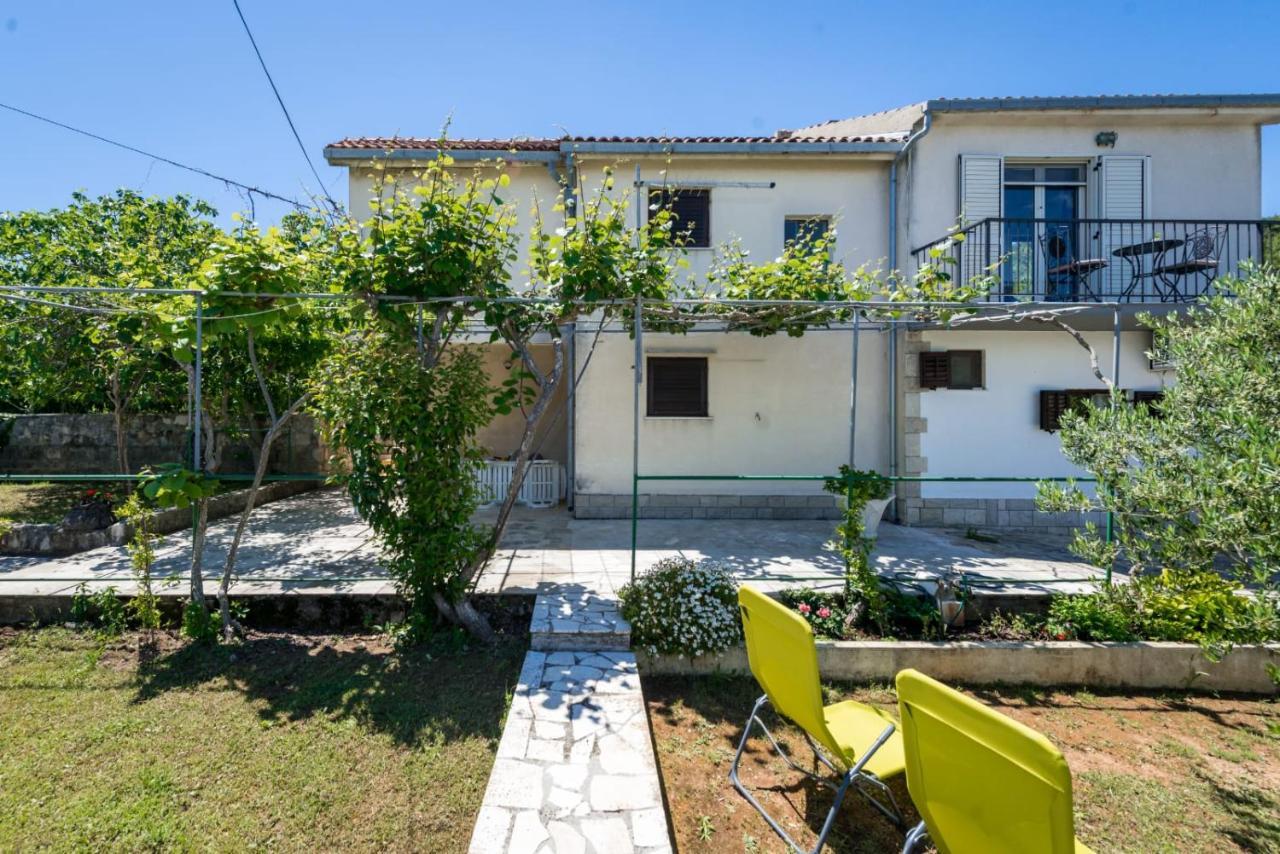 Holiday Home Kalinic Слатине Екстериор снимка