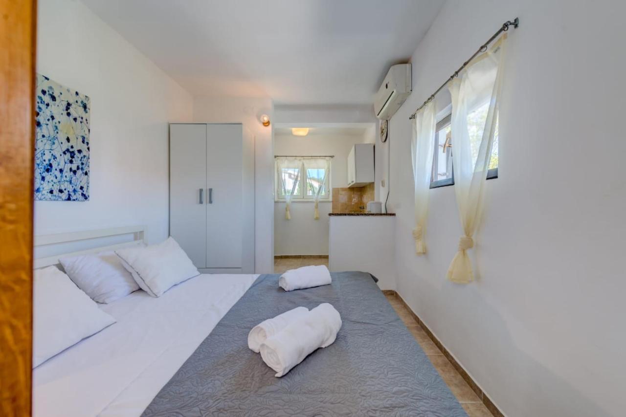 Holiday Home Kalinic Слатине Екстериор снимка