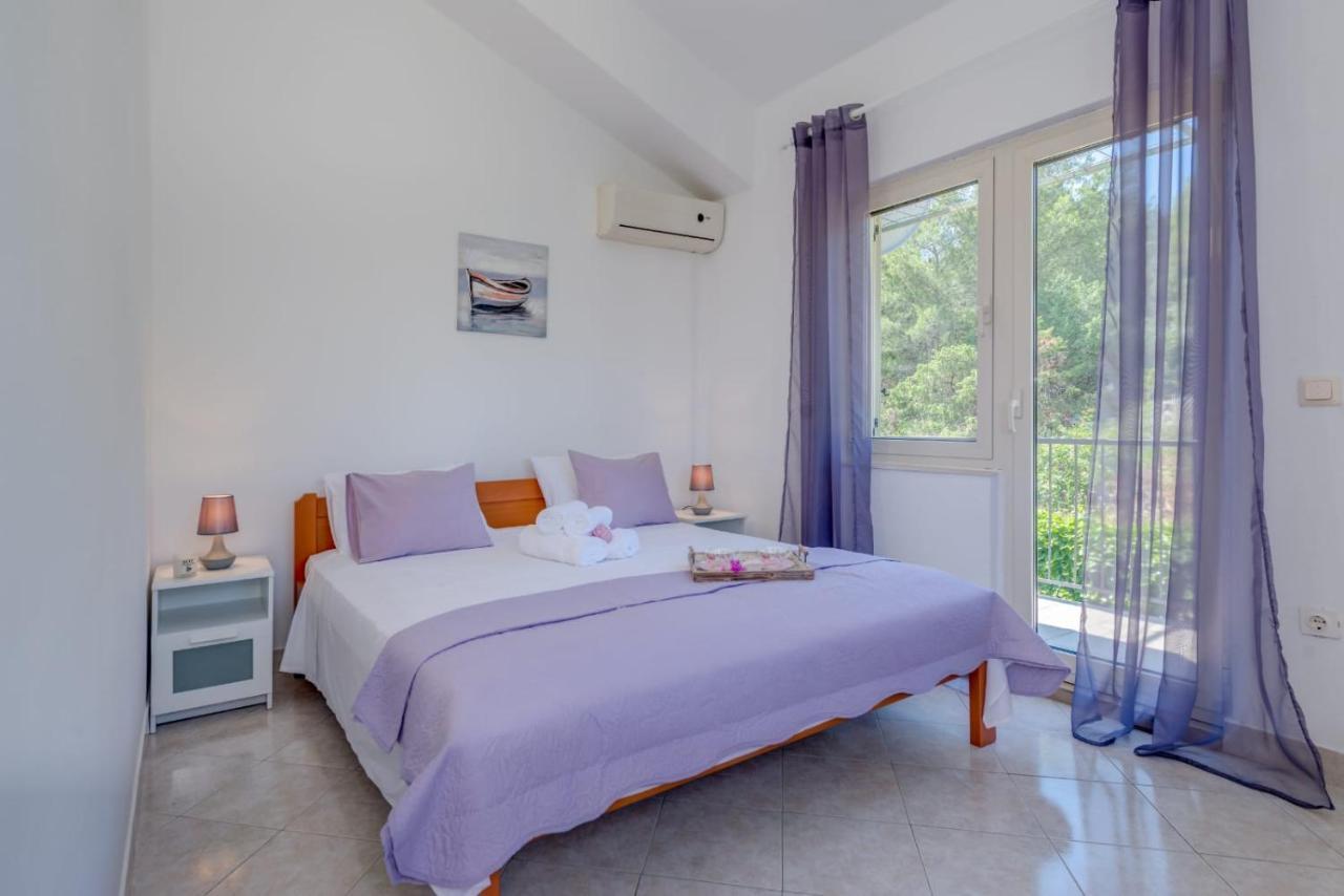 Holiday Home Kalinic Слатине Екстериор снимка