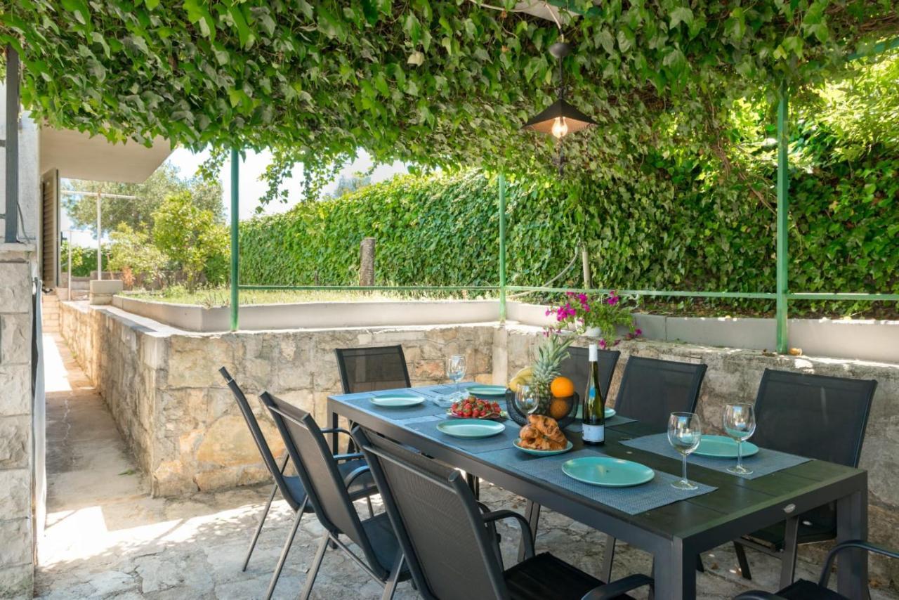 Holiday Home Kalinic Слатине Екстериор снимка